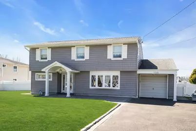 258 E 5th Street, Deer Park, NY 11729 - Photo 3