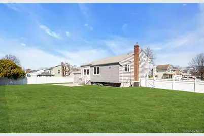 258 E 5th Street, Deer Park, NY 11729 - Photo 41