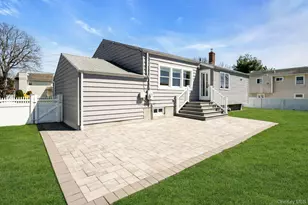 258 E 5th St, Deer Park, NY 11729 - Photo 45