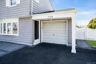 258 E 5th St, Deer Park, NY 11729 - Photo 7