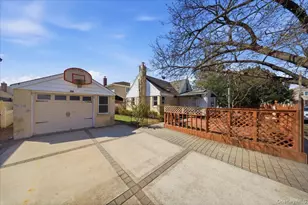 146 Caroline Ave, Garden City South, NY 11530 - Photo 25