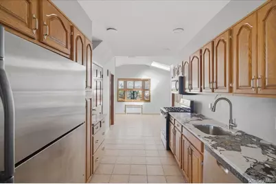 146 Caroline Avenue, Garden City South, NY 11530 - Photo 7