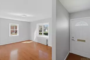 146 Caroline Ave, Garden City South, NY 11530 - Photo 5