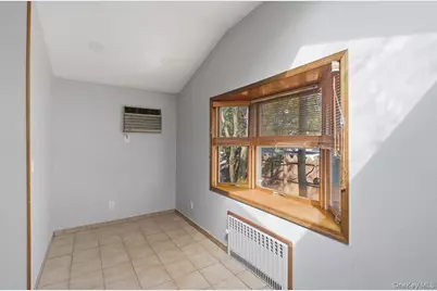 146 Caroline Avenue, Garden City South, NY 11530 - Photo 9