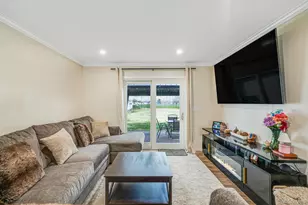 9 Copper Ln, Levittown, NY 11756 - Photo 15