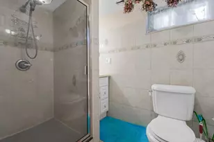 81-35 257th St, Floral Park, NY 11004 - Photo 17