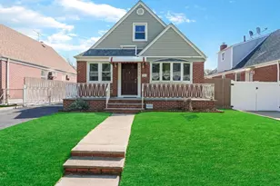 81-35 257th St, Floral Park, NY 11004 - Photo 1