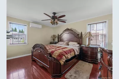 8135 257th Street, Floral Park, NY 11004 - Photo 9