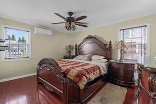 81-35 257th St, Floral Park, NY 11004 - Photo 9