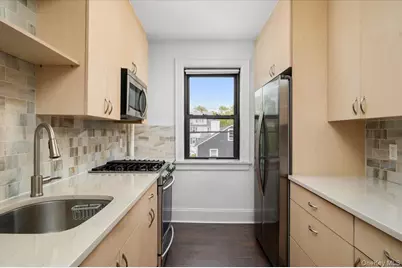 412 Munro Avenue #2H, Mamaroneck, NY 10543 - Photo 3