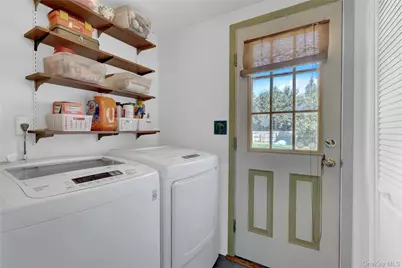 1369 Sycamore Avenue, Bohemia, NY 11716 - Photo 13