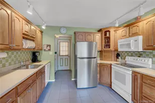 1369 Sycamore Ave, Bohemia, NY 11716 - Photo 9