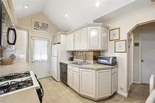 112 Judith Ln, Valley Stream, NY 11580 - Photo 13