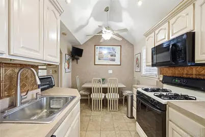 112 Judith Lane, Valley Stream, NY 11580 - Photo 15