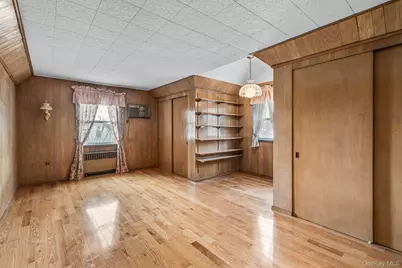 213-06 Richland Avenue, Oakland Gardens, NY 11364 - Photo 33