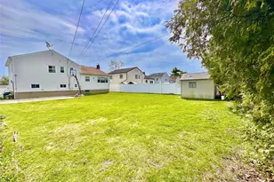 592 Benton Rd, East Meadow, NY 11554 - Photo 19