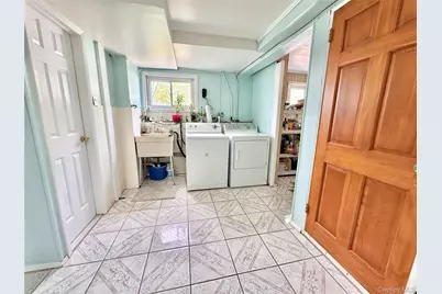 592 Benton Road, East Meadow, NY 11554 - Photo 15