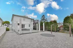 26 Maeder Ave, Merrick, NY 11566 - Photo 33