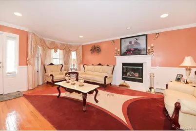 26 Maeder Avenue, Merrick, NY 11566 - Photo 5