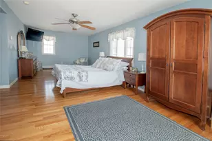 81 Chestnut Ave, Floral Park, NY 11001 - Photo 13