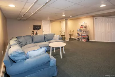 81 Chestnut Avenue, Floral Park, NY 11001 - Photo 17