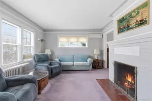 25 Iris Ave, Floral Park, NY 11001 - Photo 5