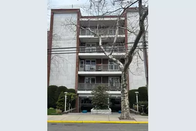 100 Brooklyn Avenue #3L, Freeport, NY 11520 - Photo 1