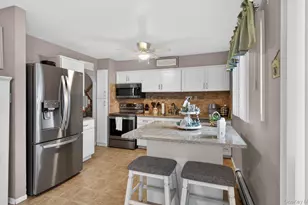 92 Nimbus Rd, Holbrook, NY 11741 - Photo 5