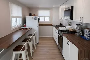 71 E Lido Prom, Lindenhurst, NY 11757 - Photo 5