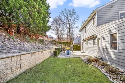 14 Emerald Place, Yonkers, NY 10703 - Photo 39