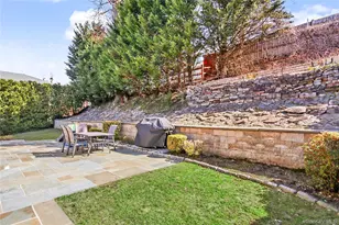 14 Emerald Pl, Yonkers, NY 10703 - Photo 41