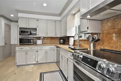 14 Emerald Place, Yonkers, NY 10703 - Photo 15
