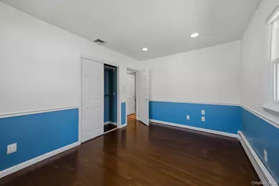 310 Jamaica Avenue, Medford, NY 11763 - Photo 11