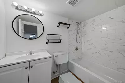 310 Jamaica Avenue, Medford, NY 11763 - Photo 25
