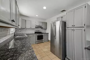 310 Jamaica Ave, Medford, NY 11763 - Photo 7
