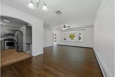310 Jamaica Avenue, Medford, NY 11763 - Photo 5
