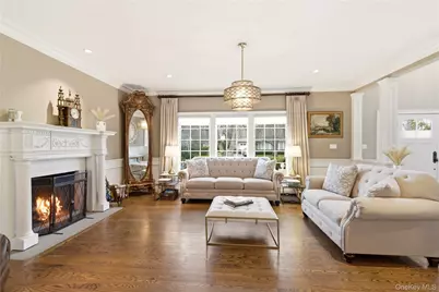 32 Highfield Lane, East Hills, NY 11577 - Photo 7