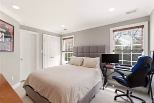 32 Highfield Ln, East Hills, NY 11577 - Photo 27