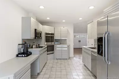 32 Highfield Lane, East Hills, NY 11577 - Photo 13