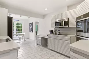 32 Highfield Ln, East Hills, NY 11577 - Photo 15