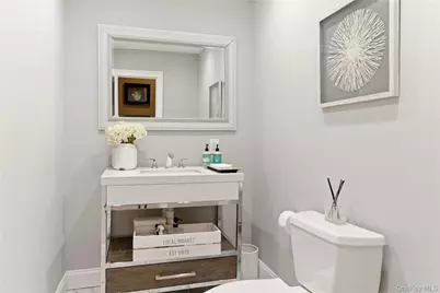 32 Highfield Lane, East Hills, NY 11577 - Photo 17