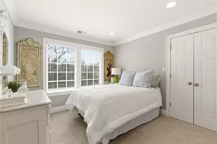 32 Highfield Ln, East Hills, NY 11577 - Photo 29