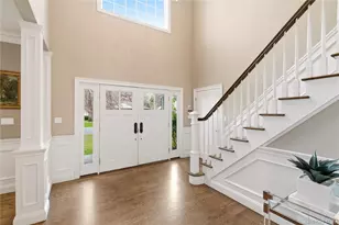 32 Highfield Ln, East Hills, NY 11577 - Photo 3