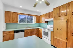 37 St Nicholas Ave, Lake Grove, NY 11755 - Photo 15