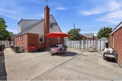 1155 Delmar Avenue, Franklin Square, NY 11010 - Photo 23