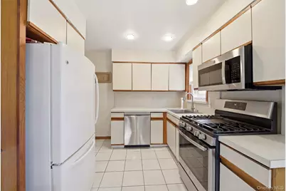1155 Delmar Avenue, Franklin Square, NY 11010 - Photo 7