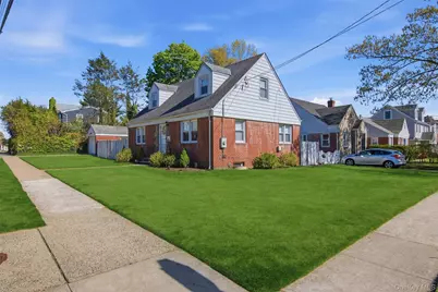 1155 Delmar Avenue, Franklin Square, NY 11010 - Photo 25