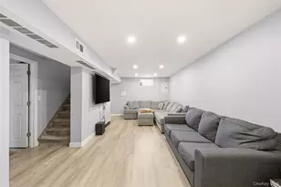 1155 Delmar Ave, Franklin Square, NY 11010 - Photo 17