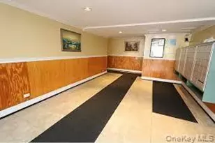 87-20 175th St, Jamaica, NY 11432 - Photo 3