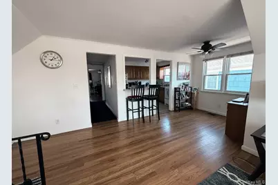 525 E Olive Street #Upper, Long Beach, NY 11561 - Photo 5